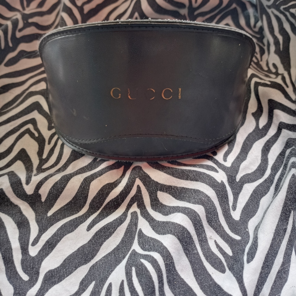 Gucci sunglass case 😎 🕶